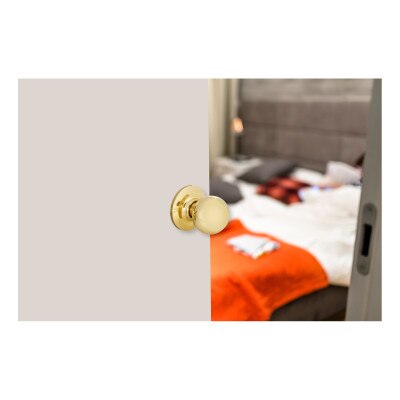 Yale Bridgeport Passage Door Knob Set, Non Locking, Polished Brass
